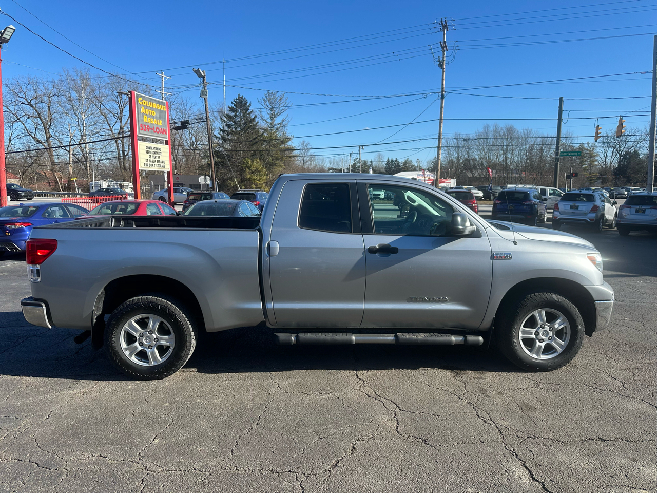Toyota Tundra 4WD Truck Dbl 5.7L V8 6-Spd AT SR5 (Natl 2011