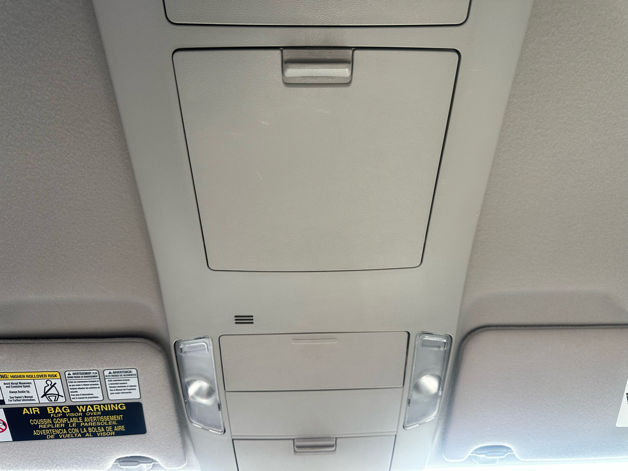 Toyota Tundra 4WD Truck Dbl 5.7L V8 6-Spd AT SR5 (Natl 2011