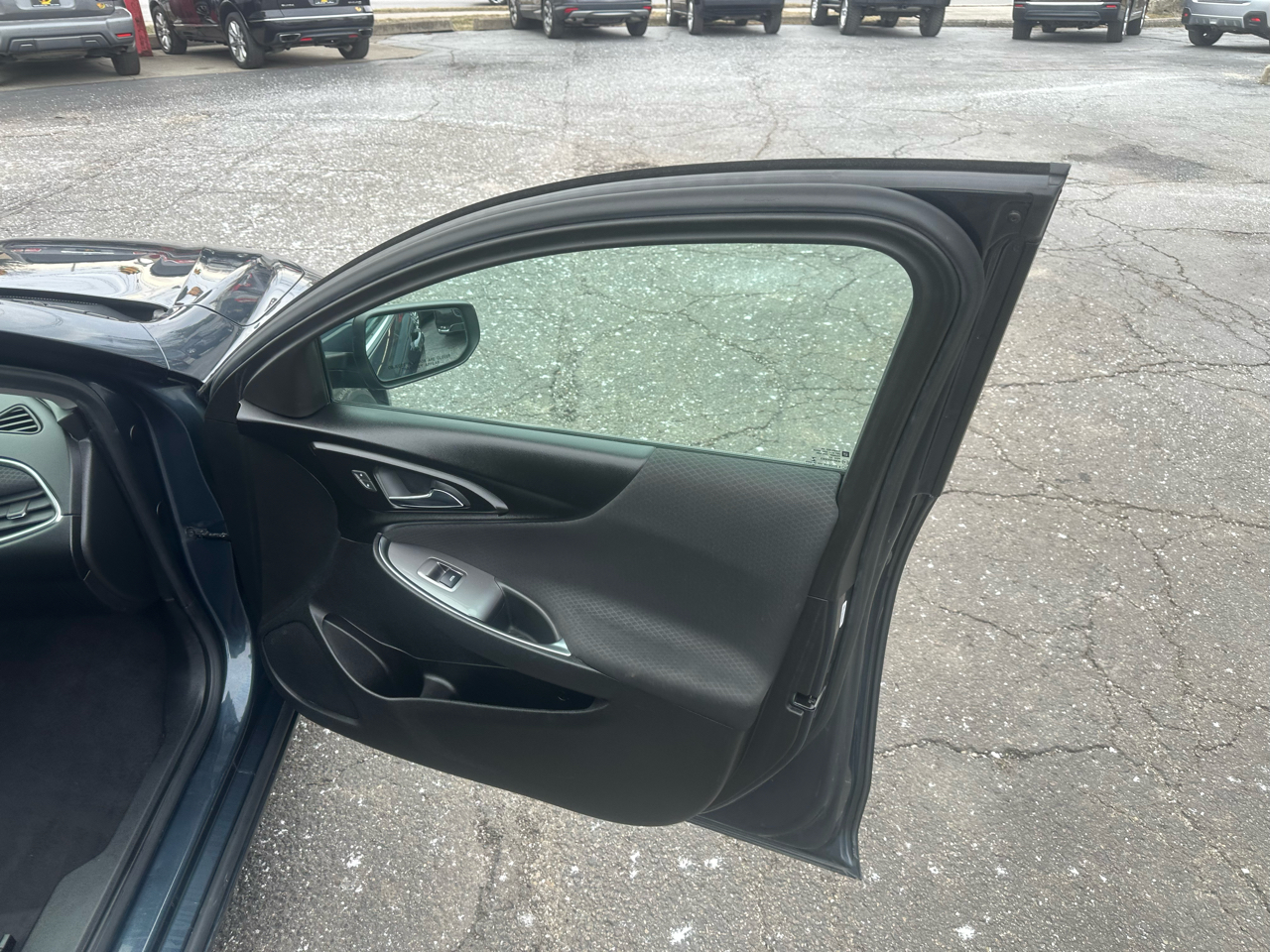 Chevrolet Malibu 4dr Sdn LT w/1LT 2019