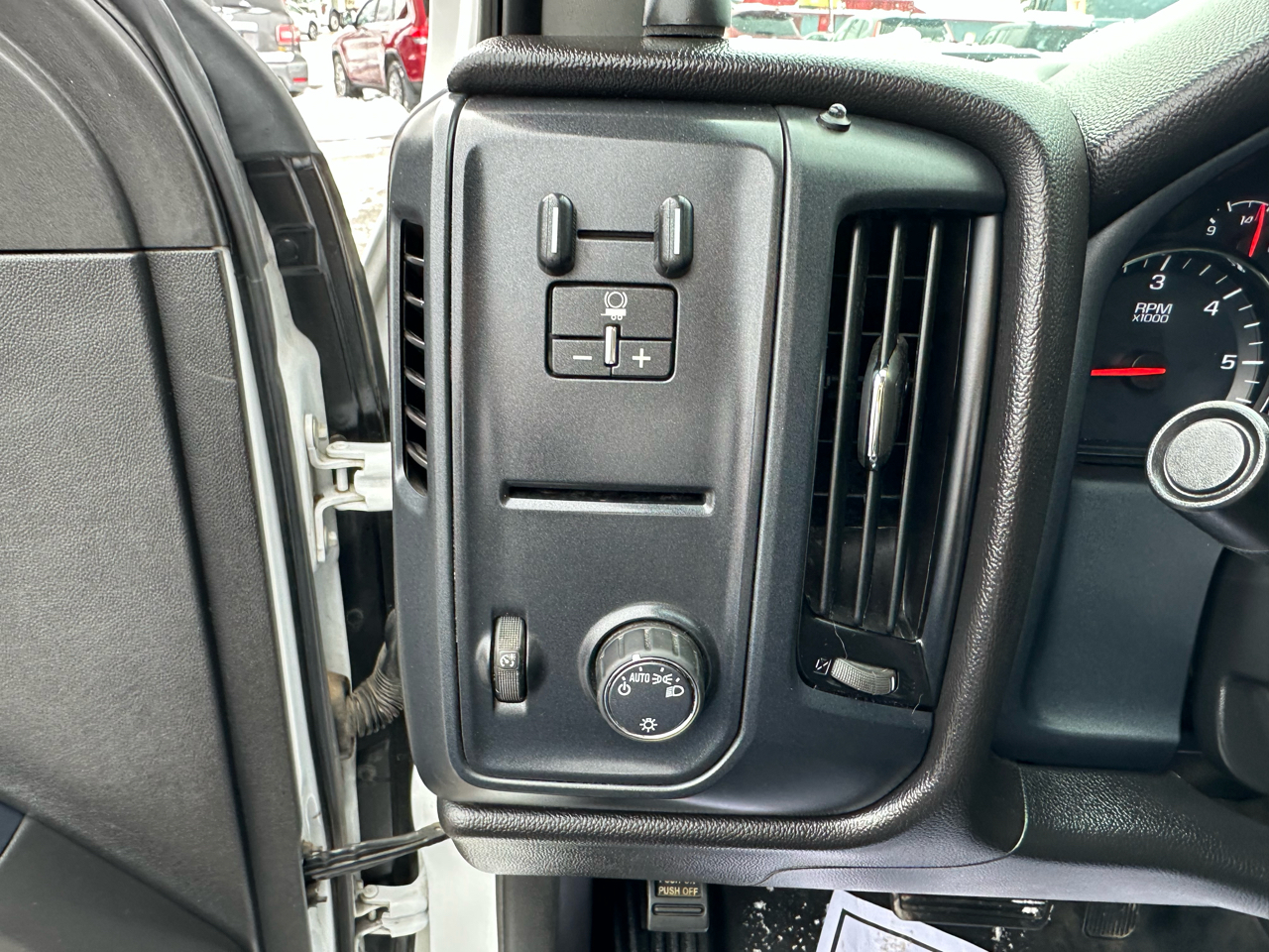 Chevrolet Silverado 1500 4WD Double Cab 143.5" Work Truck 2018