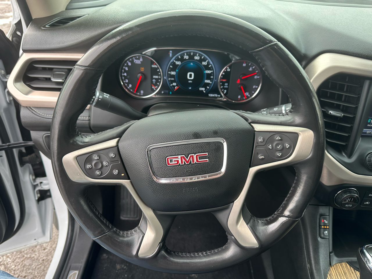 GMC Acadia AWD 4dr Denali 2019