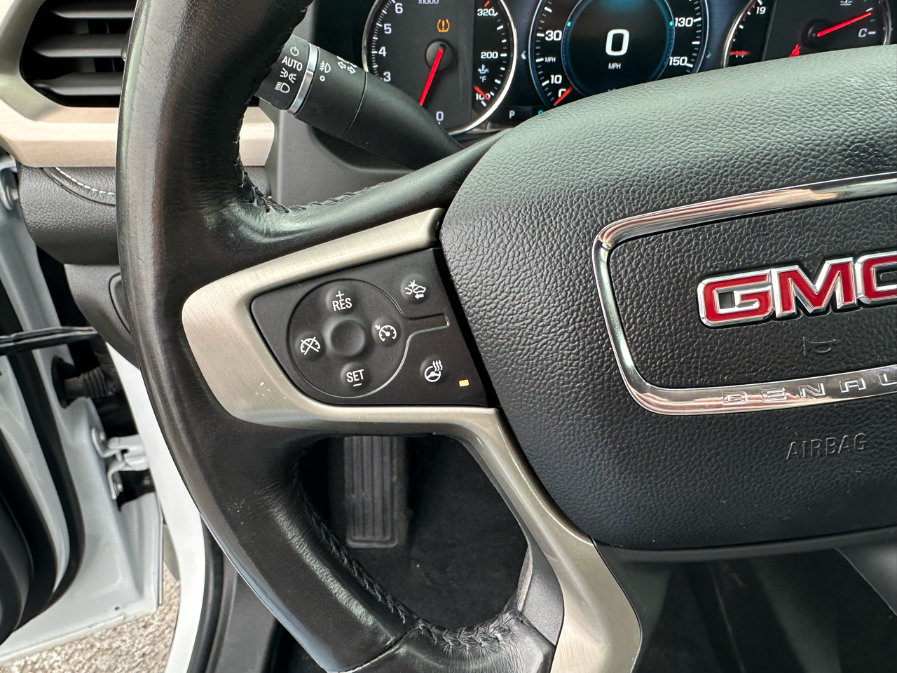 GMC Acadia AWD 4dr Denali 2019