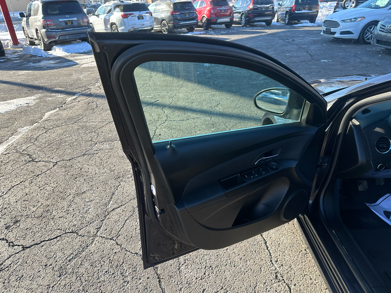 Chevrolet Cruze 4dr Sdn Man 1LT 2015