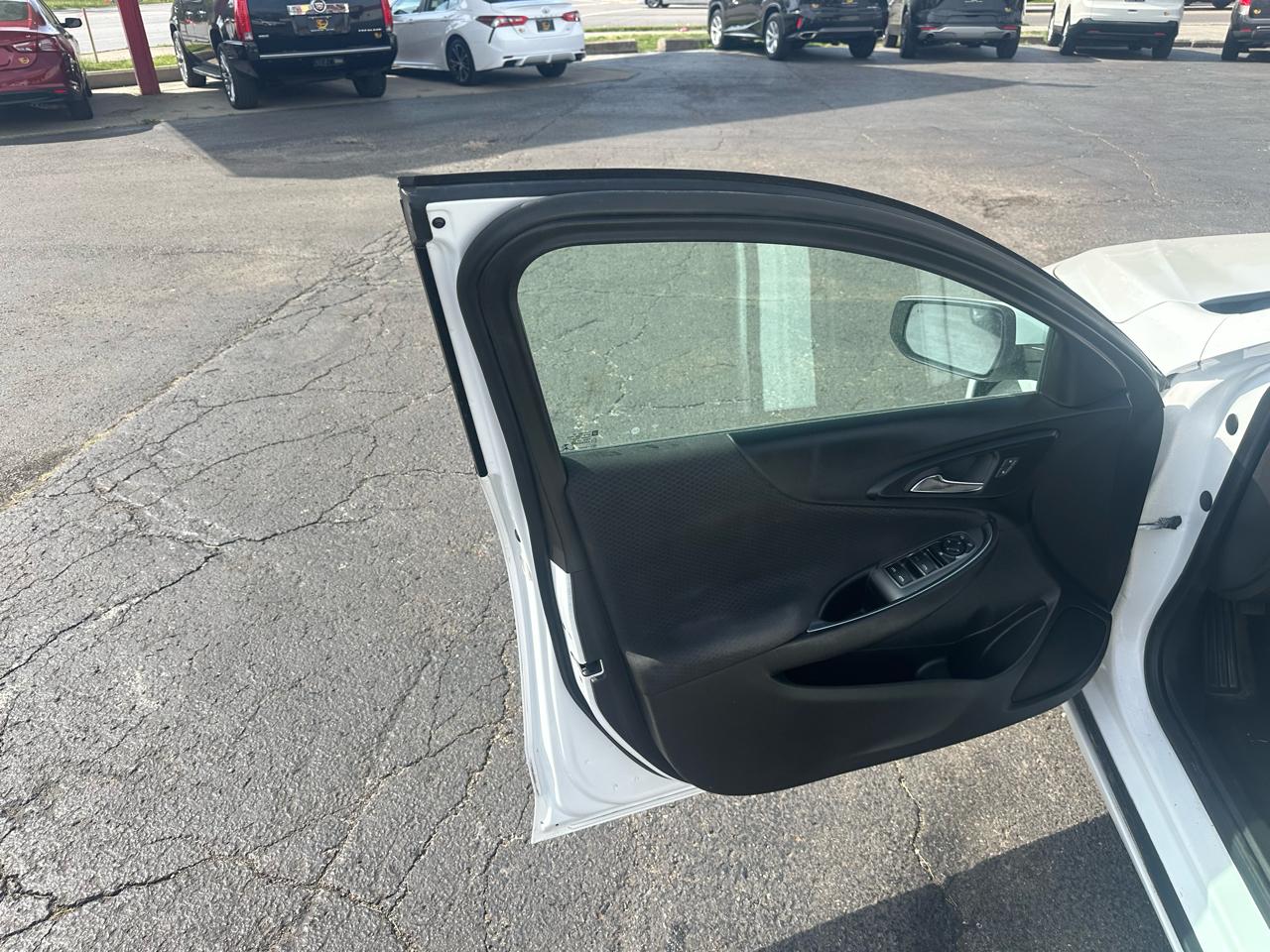 Chevrolet Malibu 4dr Sdn LT w/1LT 2017