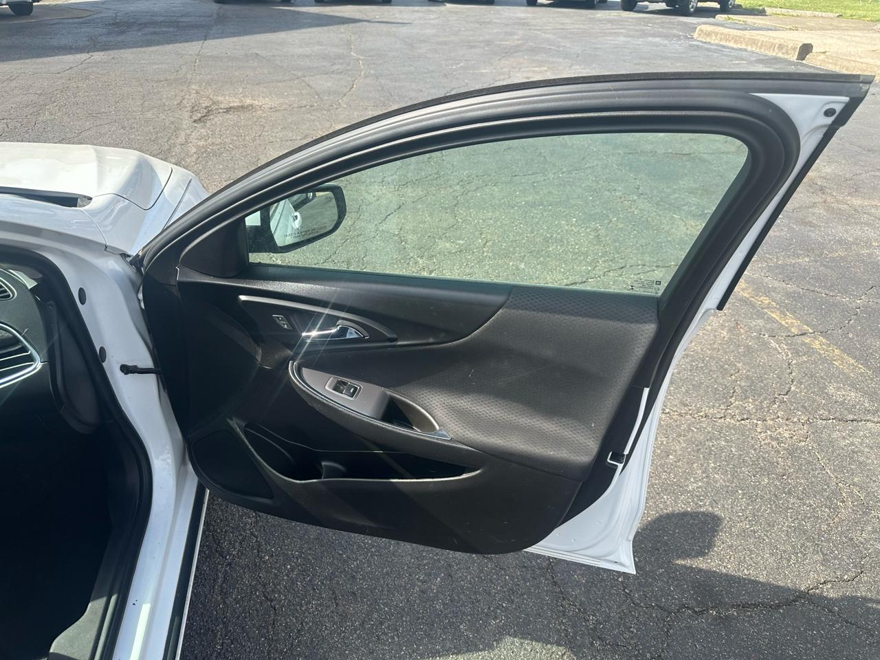 Chevrolet Malibu 4dr Sdn LT w/1LT 2017