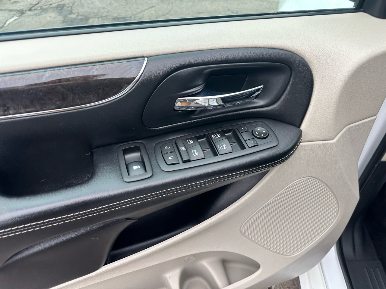 Chrysler Town & Country 4dr Wgn Touring 2016