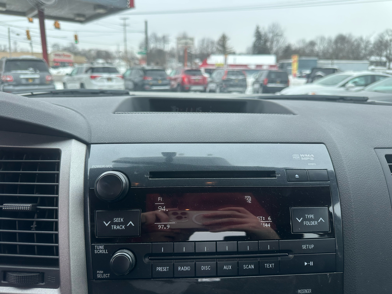 Toyota Tundra 4WD Truck Dbl 4.6L V8 6-Spd AT (Natl) 2010