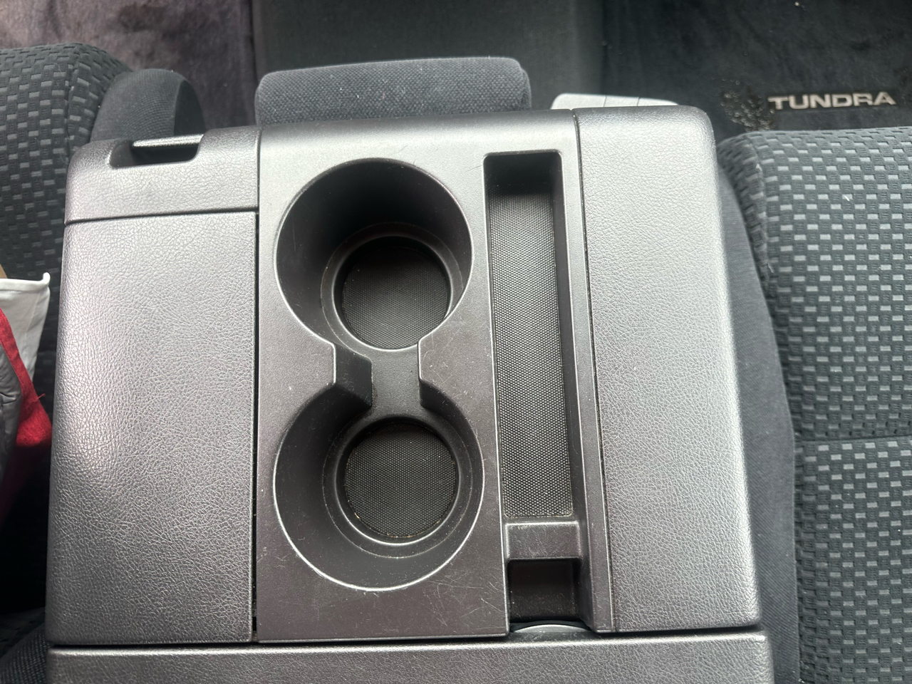 Toyota Tundra 4WD Truck Dbl 4.6L V8 6-Spd AT (Natl) 2010