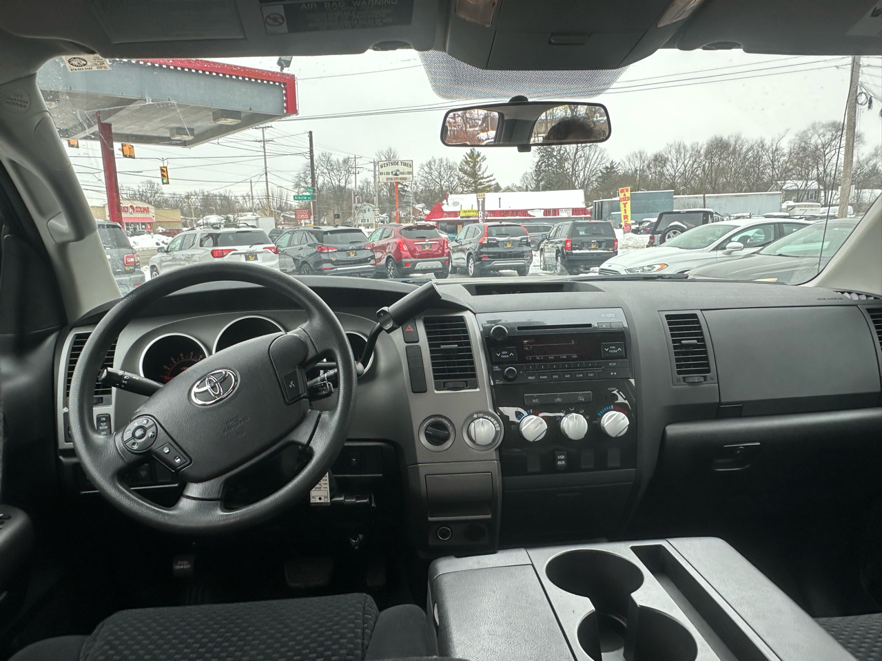 Toyota Tundra 4WD Truck Dbl 4.6L V8 6-Spd AT (Natl) 2010