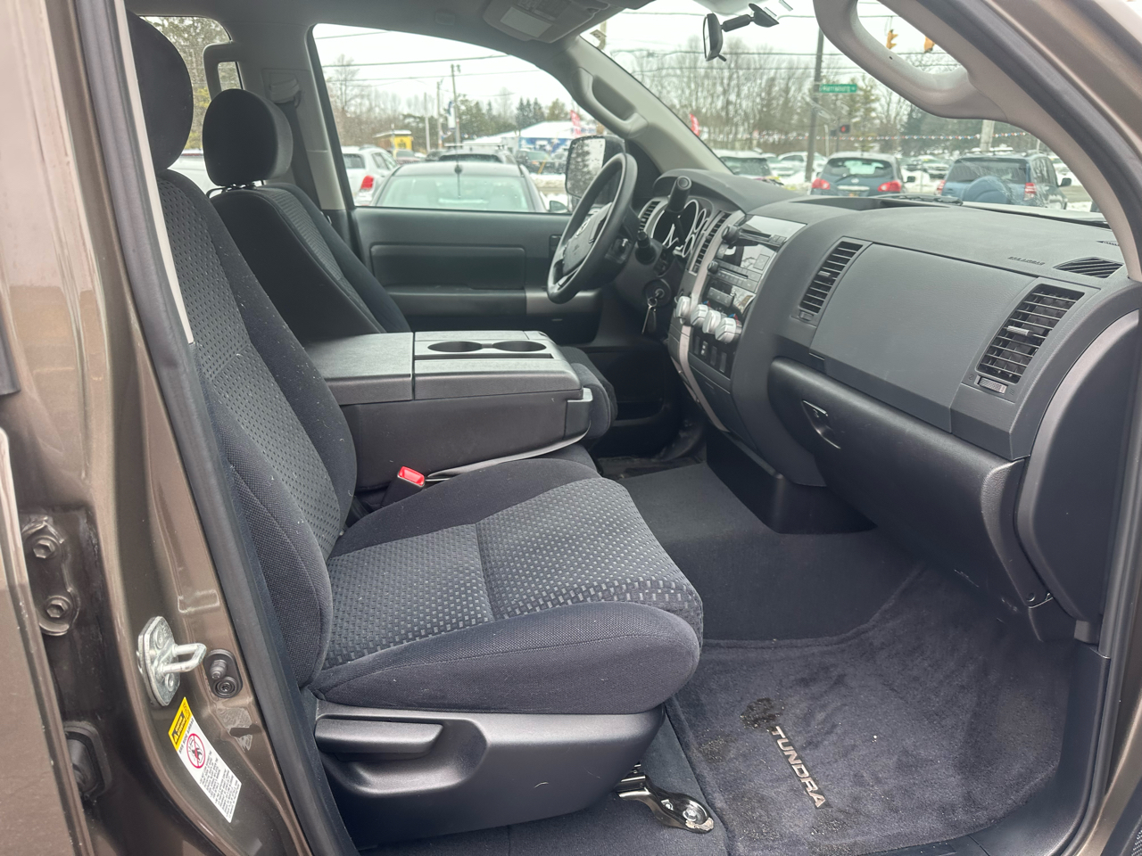 Toyota Tundra 4WD Truck Dbl 4.6L V8 6-Spd AT (Natl) 2010