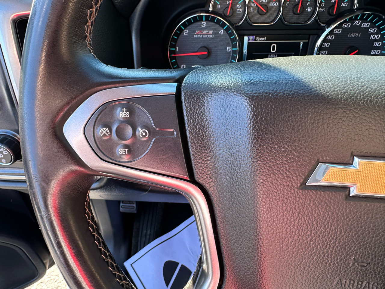 Chevrolet Silverado 1500 4WD Crew Cab 143.5" LT w/2LT 2015