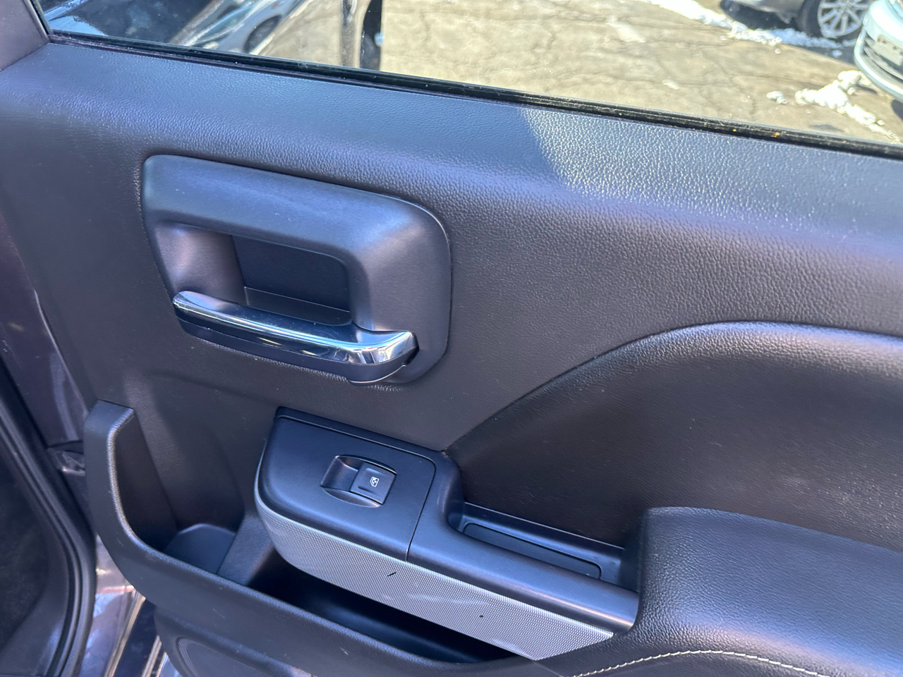 Chevrolet Silverado 1500 4WD Crew Cab 143.5" LT w/2LT 2015