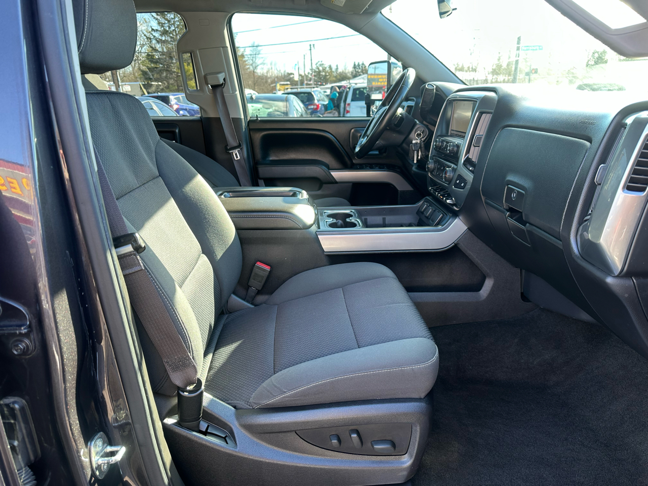 Chevrolet Silverado 1500 4WD Crew Cab 143.5" LT w/2LT 2015