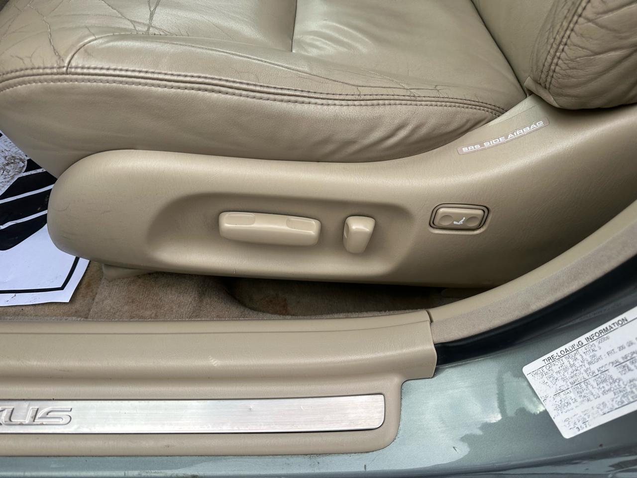 Lexus ES 300 4dr Sdn 2003