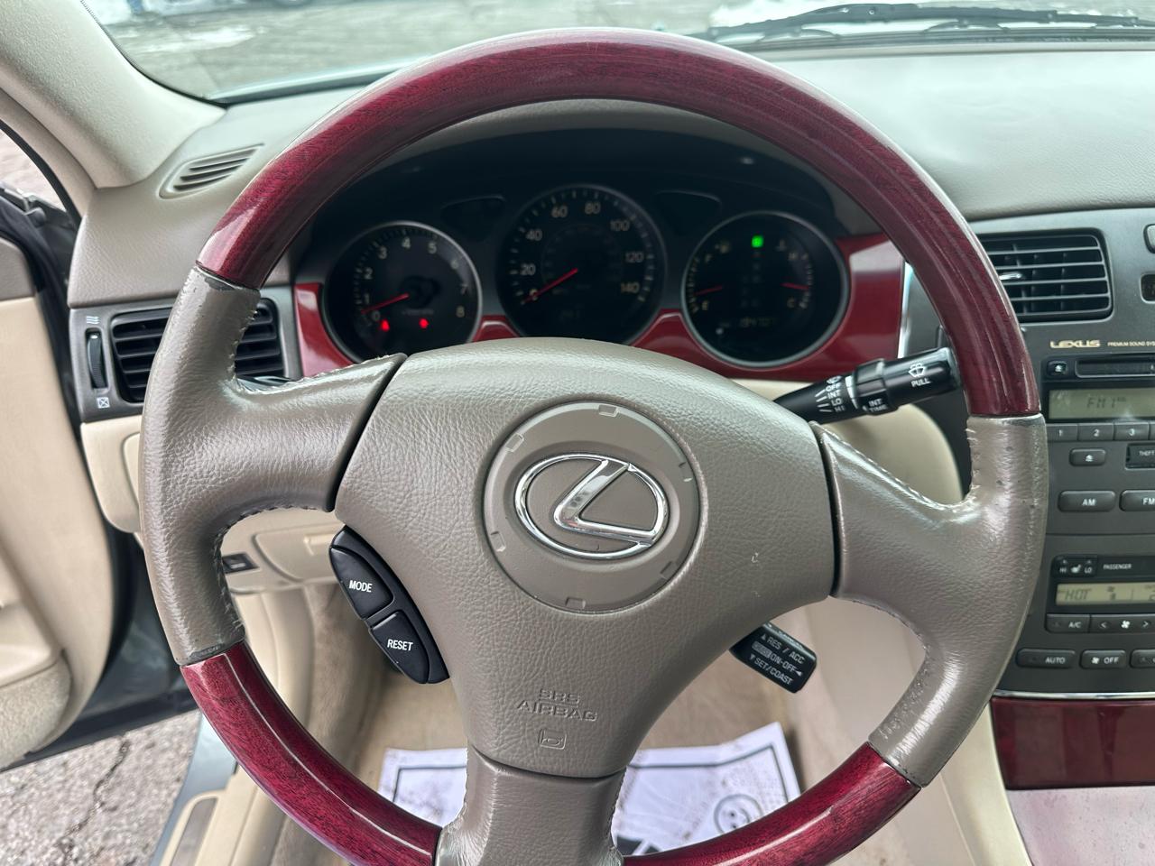 Lexus ES 300 4dr Sdn 2003