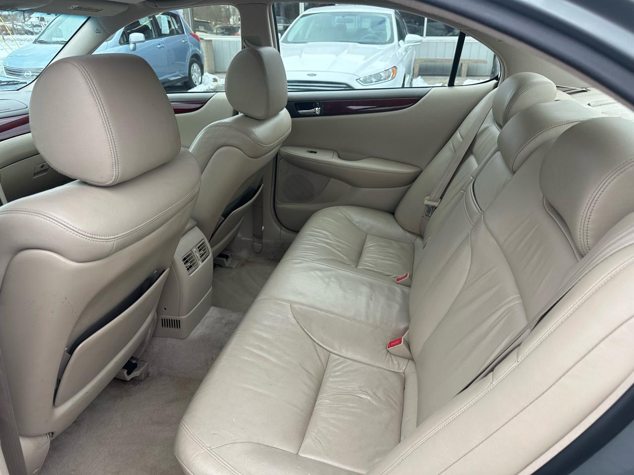 Lexus ES 300 4dr Sdn 2003