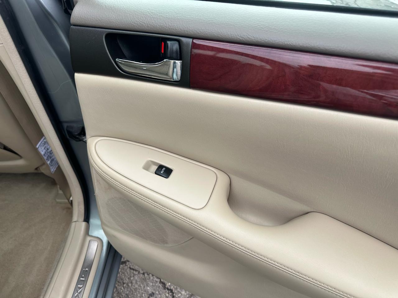 Lexus ES 300 4dr Sdn 2003