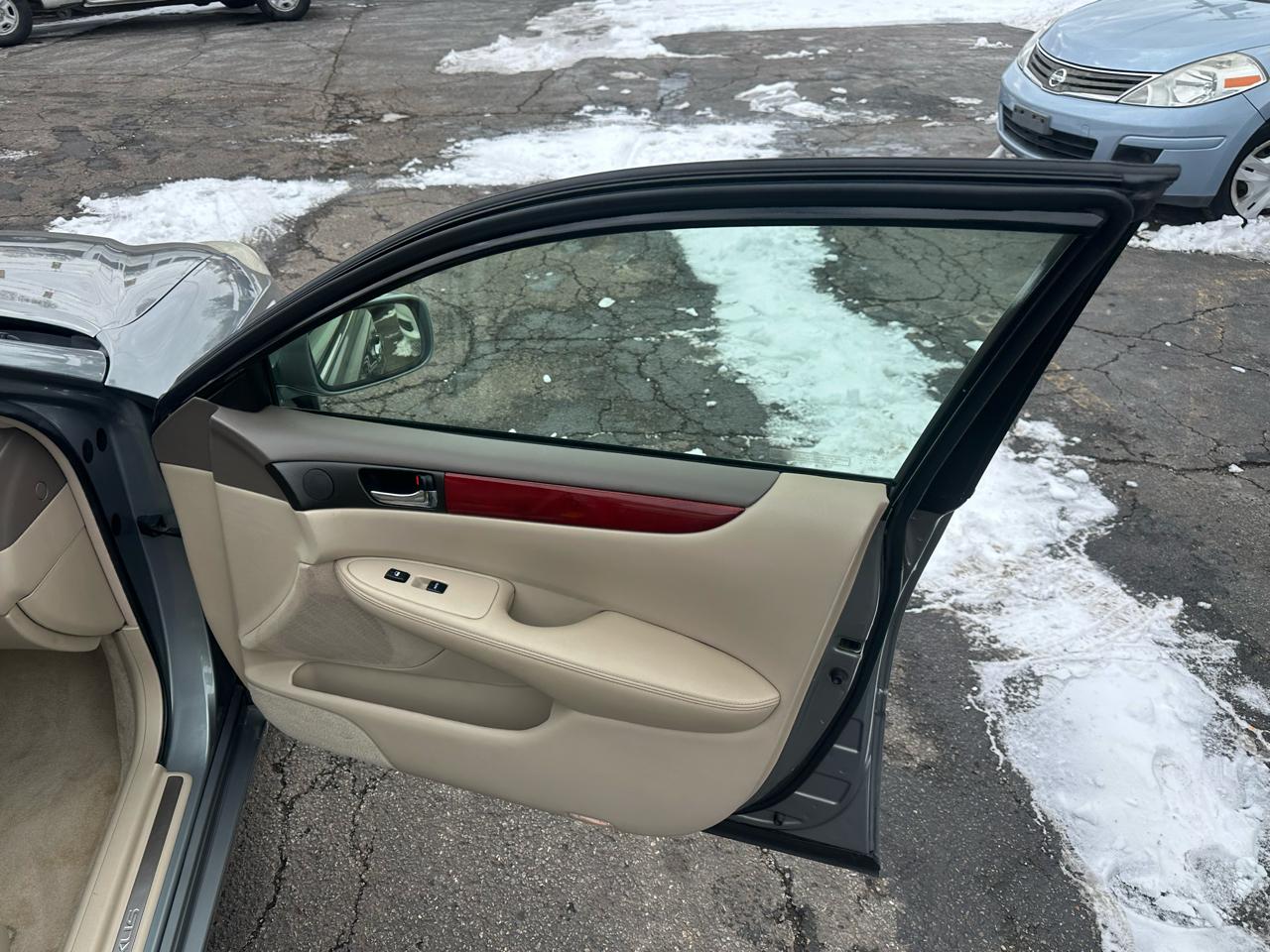 Lexus ES 300 4dr Sdn 2003