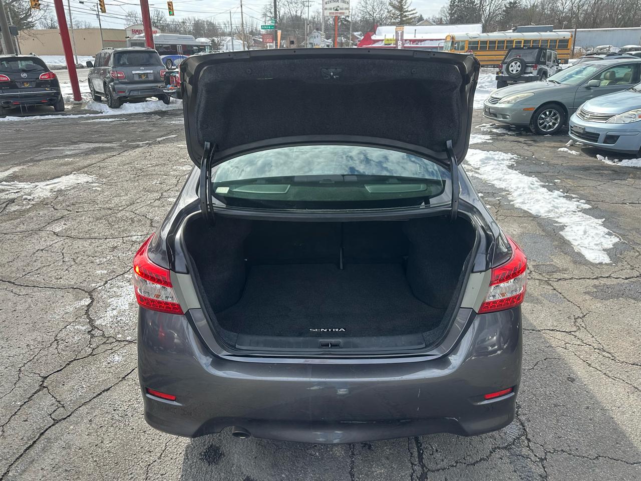 Nissan Sentra 4dr Sdn I4 CVT SR 2013