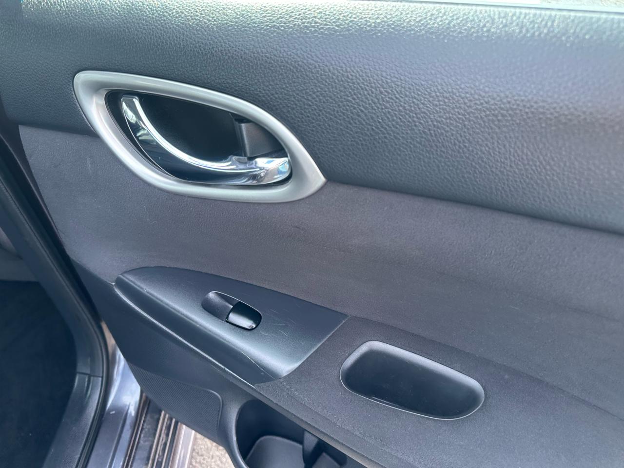 Nissan Sentra 4dr Sdn I4 CVT SR 2013