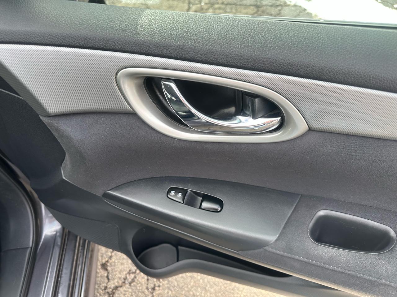 Nissan Sentra 4dr Sdn I4 CVT SR 2013