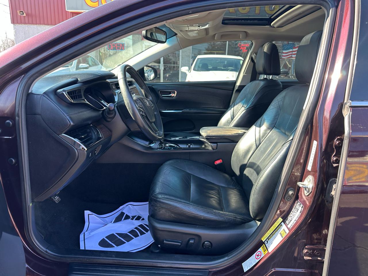 Toyota Avalon 4dr Sdn XLE Premium (Natl) 2014