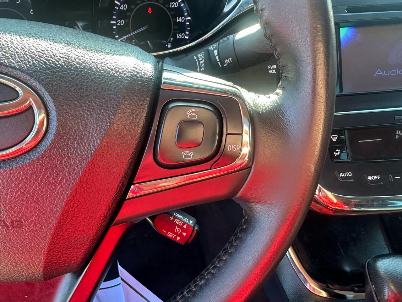 Toyota Avalon 4dr Sdn XLE Premium (Natl) 2014