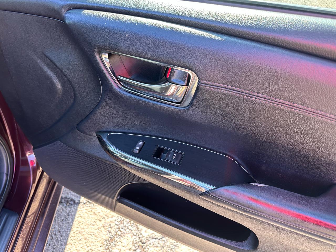 Toyota Avalon 4dr Sdn XLE Premium (Natl) 2014