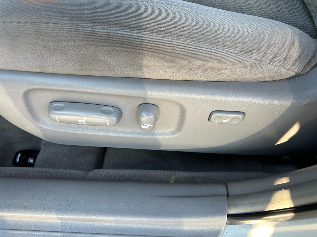 Toyota Camry 4dr Sdn LE V6 Auto (Natl) 2006