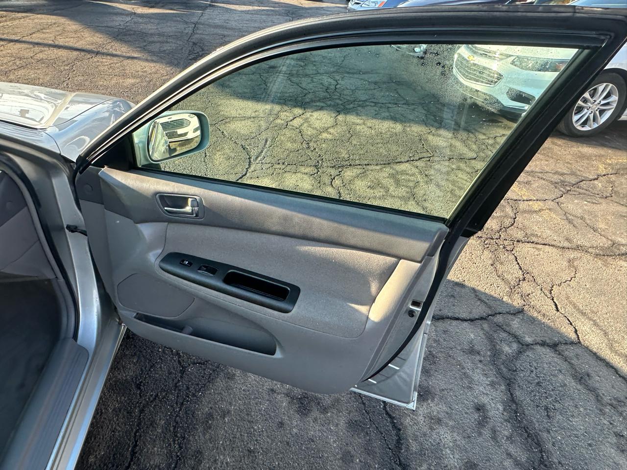 Toyota Camry 4dr Sdn LE V6 Auto (Natl) 2006