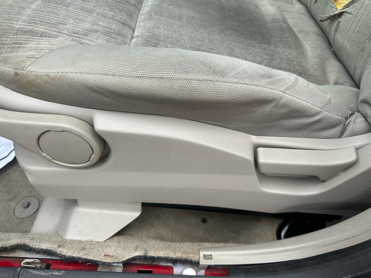 Ford Focus 4dr Sdn SE 2010