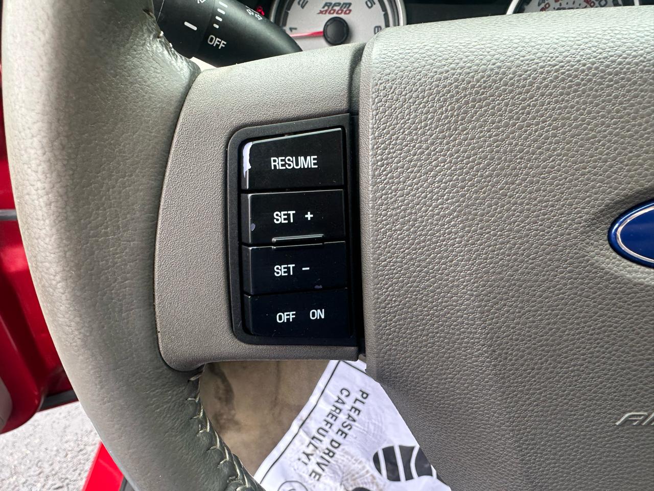 Ford Focus 4dr Sdn SE 2010