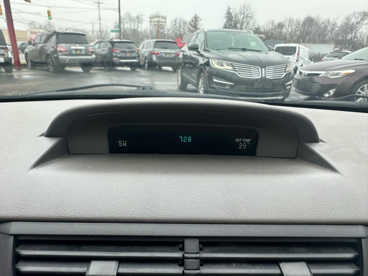 Ford Focus 4dr Sdn SE 2010