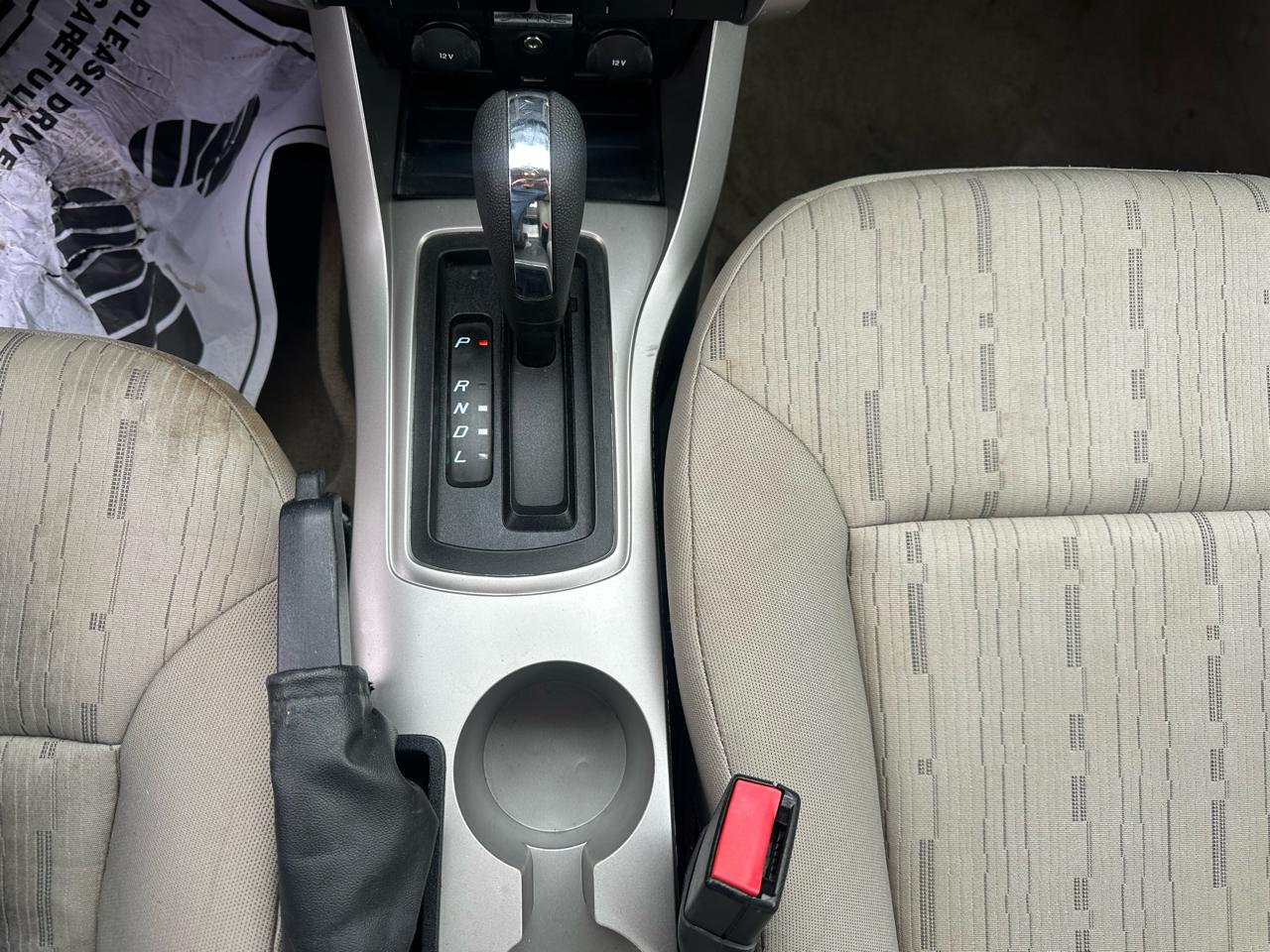 Ford Focus 4dr Sdn SE 2010