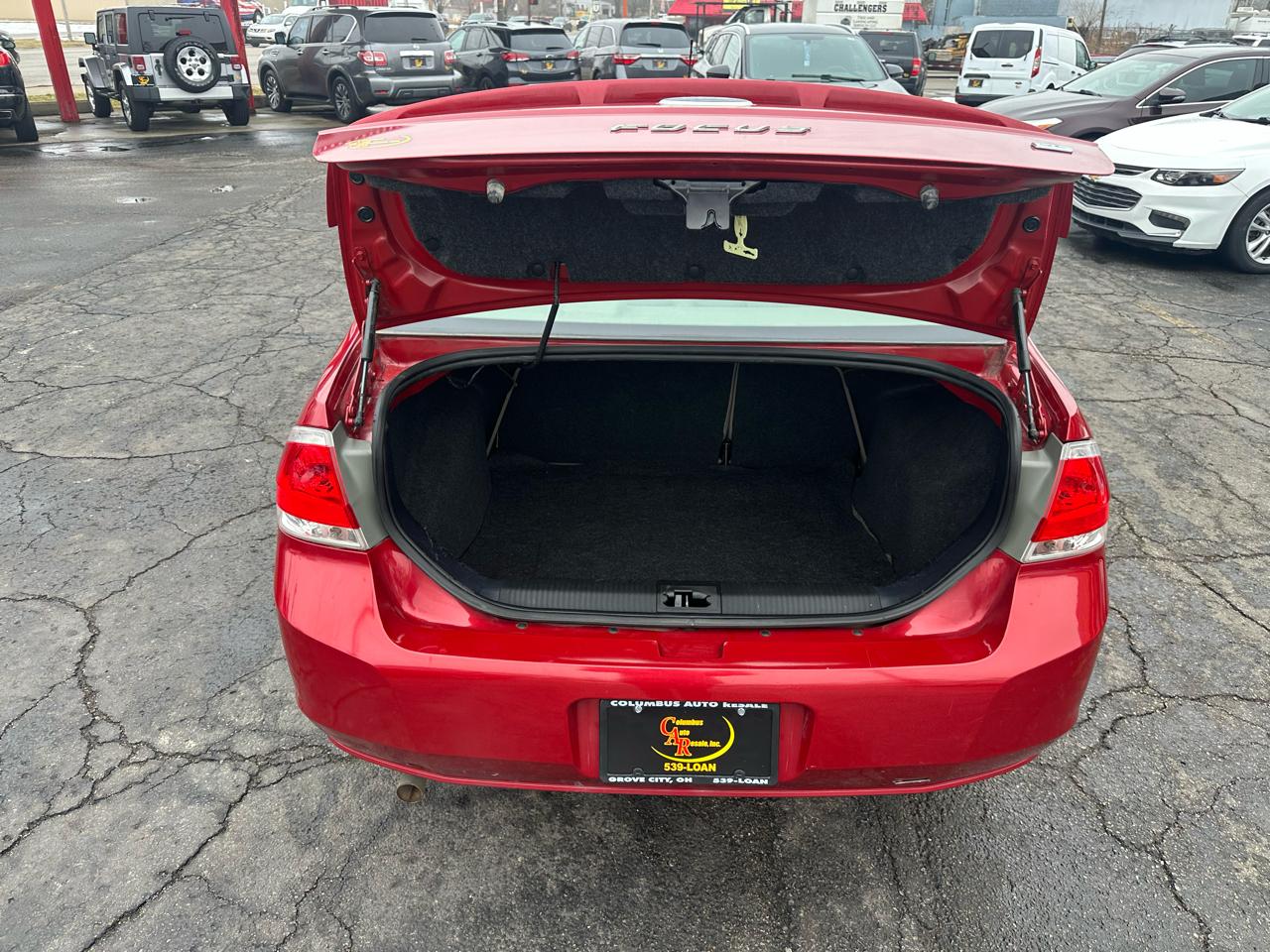 Ford Focus 4dr Sdn SE 2010