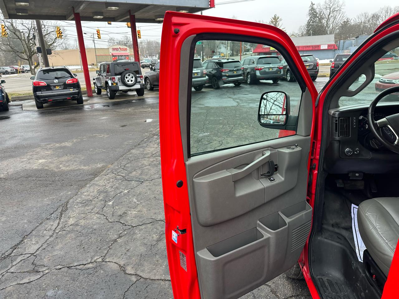 Chevrolet Express Cargo Van RWD 3500 135" 2019