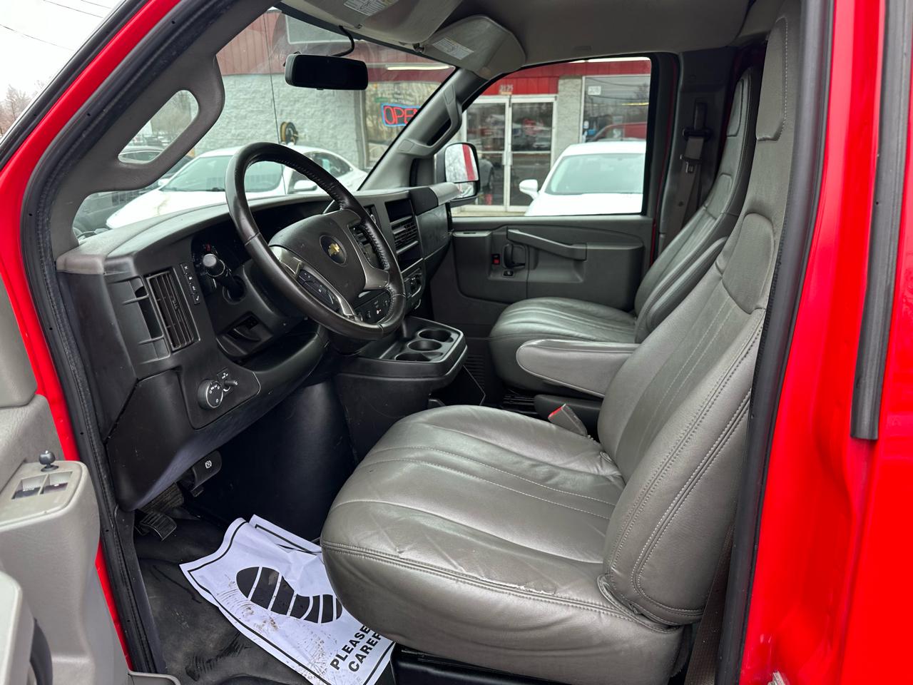 Chevrolet Express Cargo Van RWD 3500 135" 2019