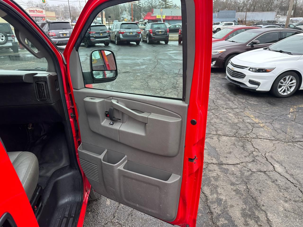 Chevrolet Express Cargo Van RWD 3500 135" 2019