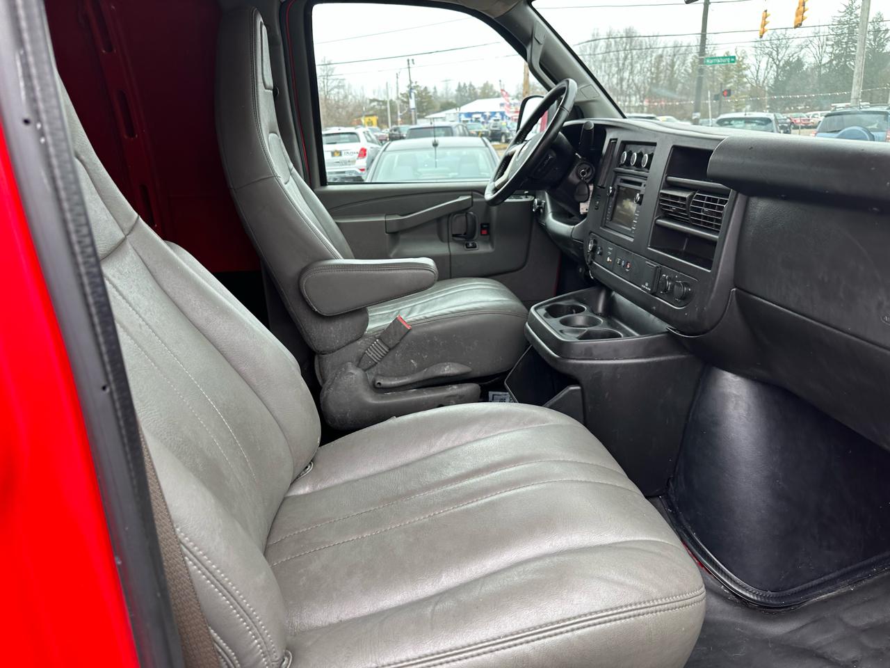 Chevrolet Express Cargo Van RWD 3500 135" 2019