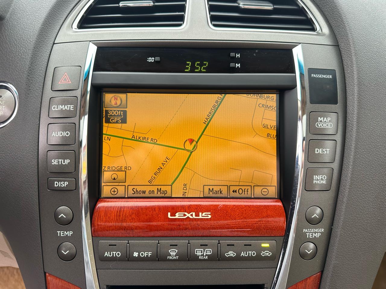 Lexus ES 350 4dr Sdn 2010