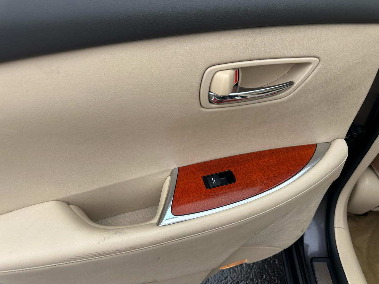 Lexus ES 350 4dr Sdn 2010