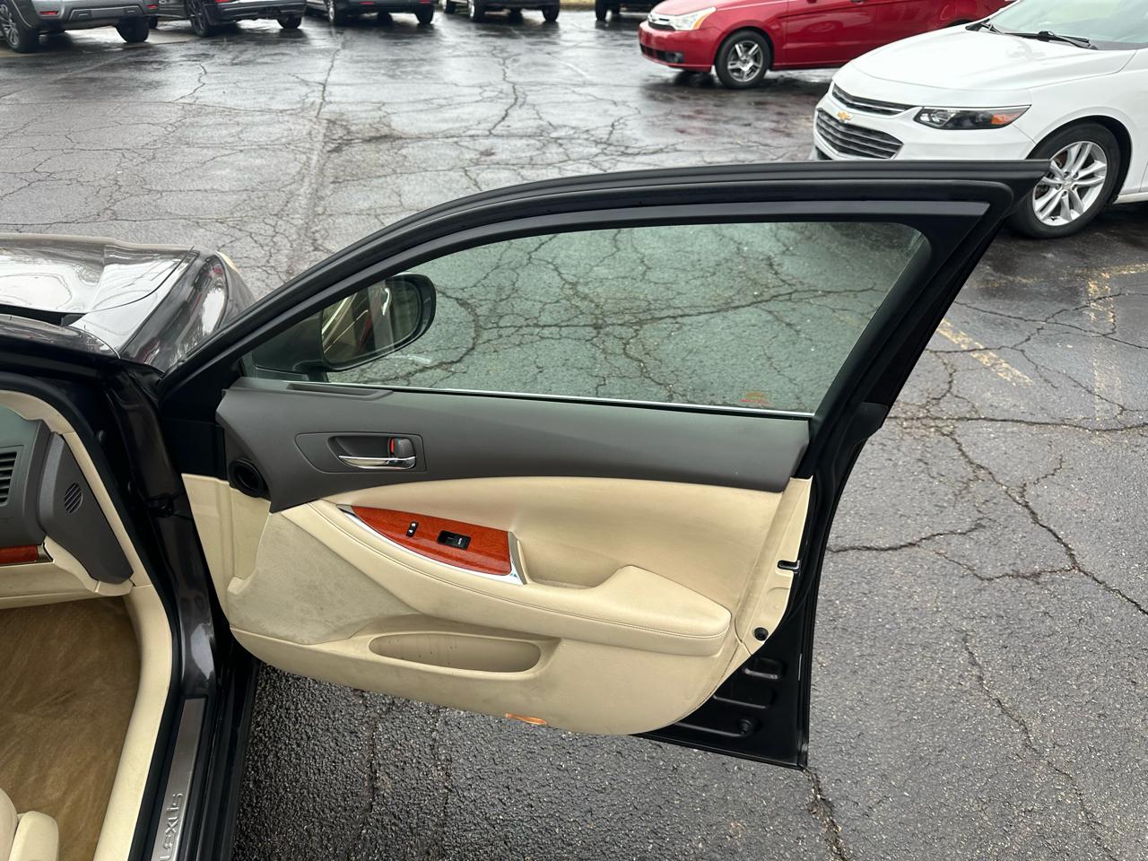 Lexus ES 350 4dr Sdn 2010