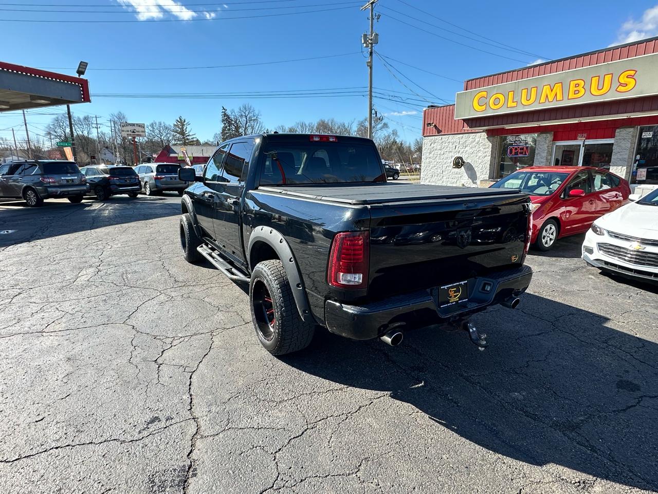 RAM 1500 4WD Crew Cab 140.5" Express 2015