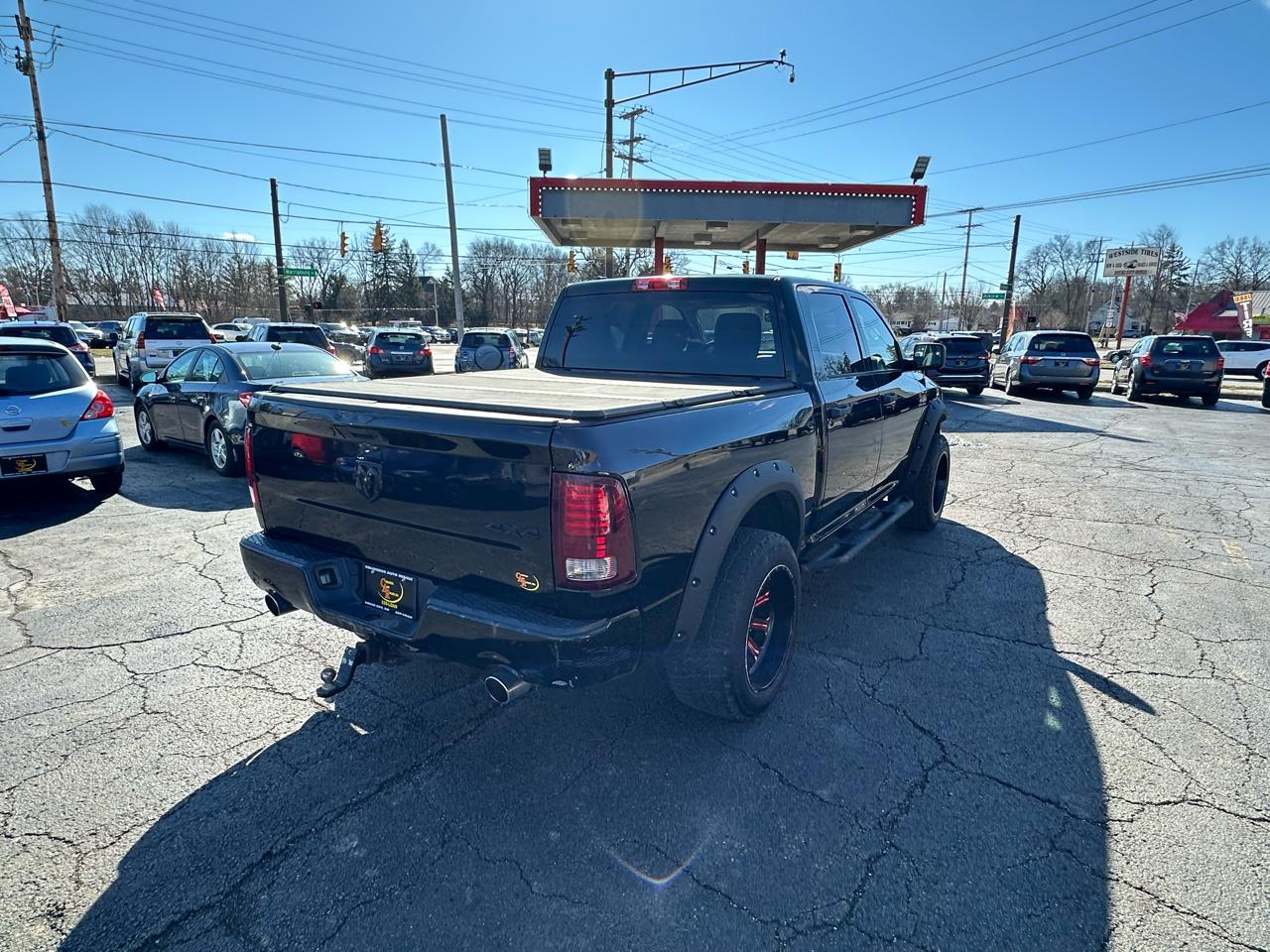 RAM 1500 4WD Crew Cab 140.5" Express 2015