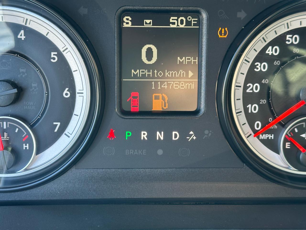 RAM 1500 4WD Crew Cab 140.5" Express 2015