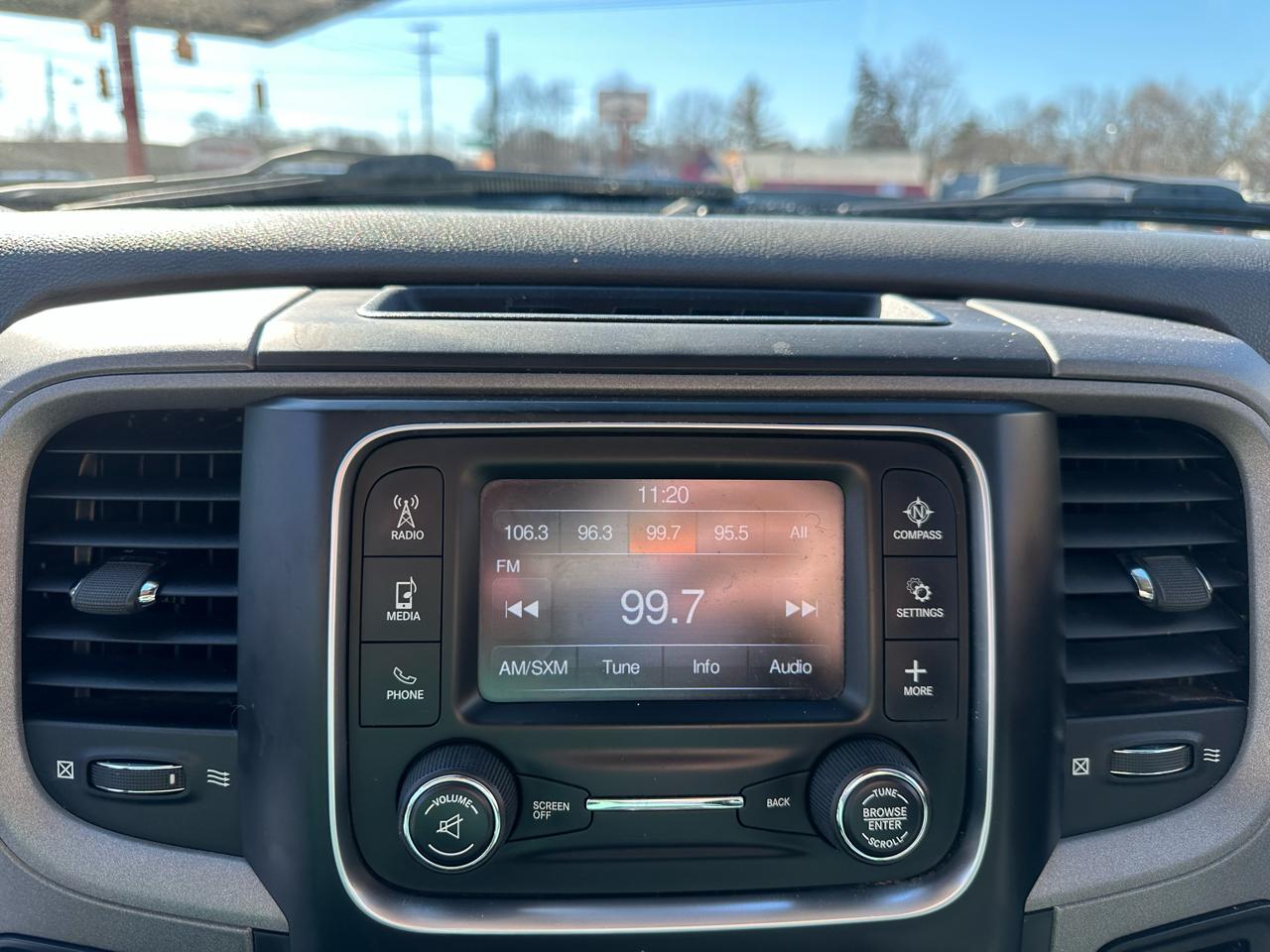 RAM 1500 4WD Crew Cab 140.5" Express 2015