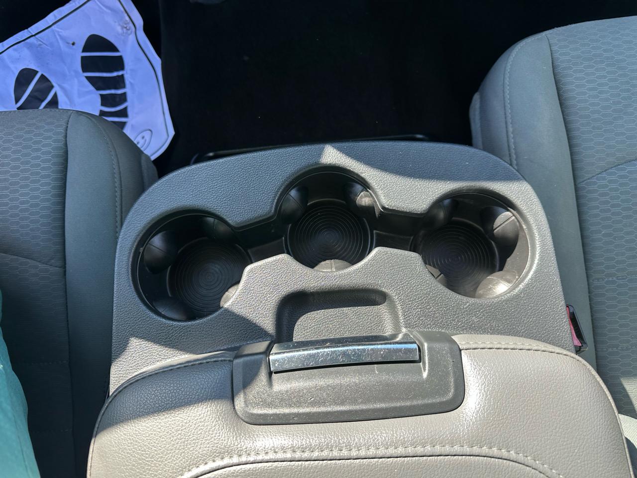 RAM 1500 4WD Crew Cab 140.5" Express 2015