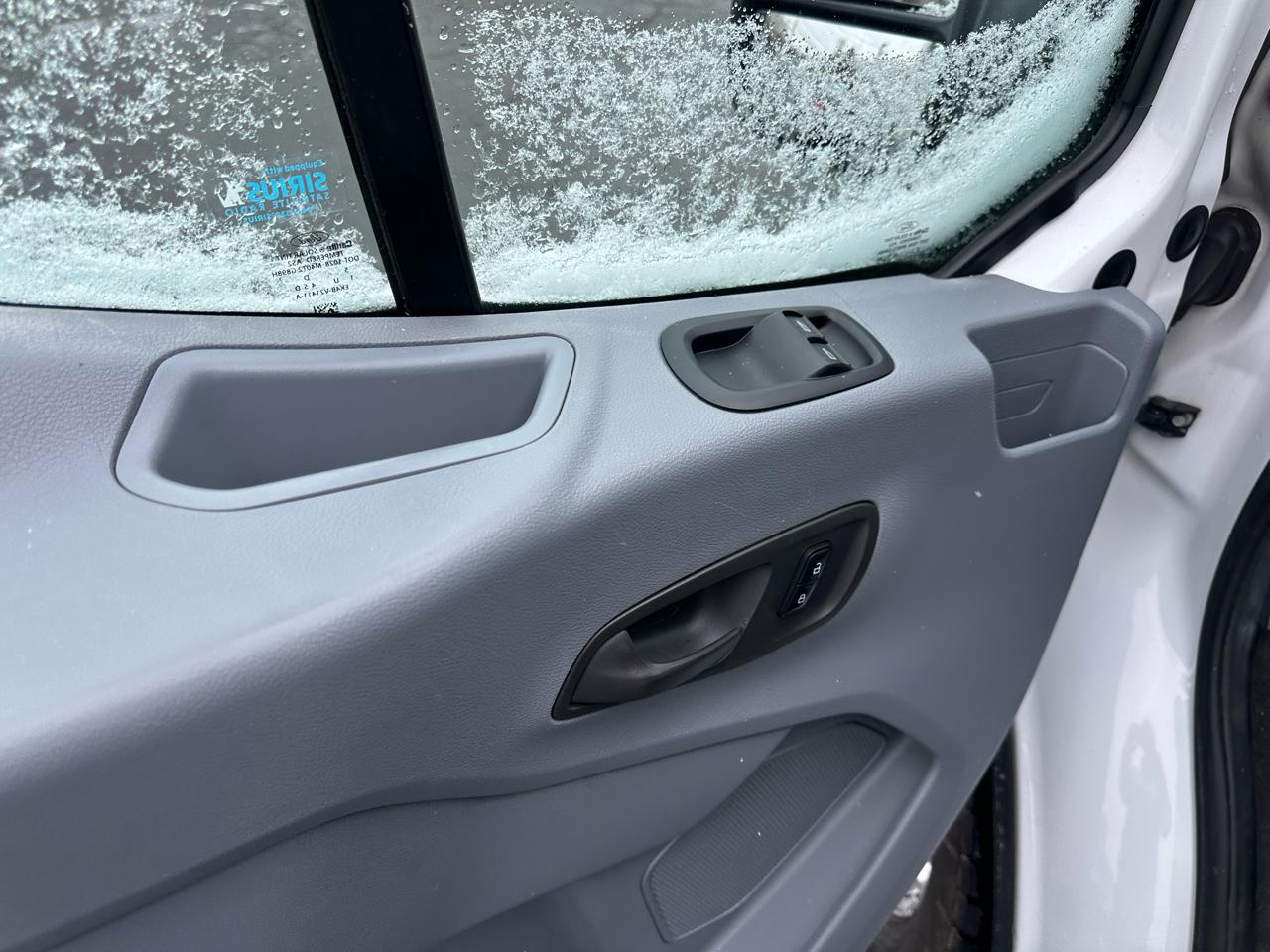 Ford Transit Wagon T-150 130" Low Roof XLT Sliding RH Dr 2015