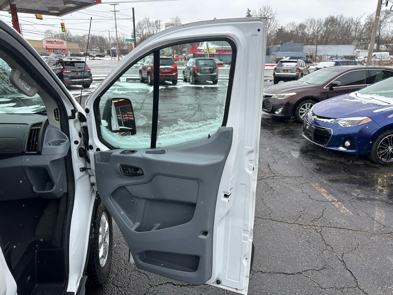 Ford Transit Wagon T-150 130" Low Roof XLT Sliding RH Dr 2015