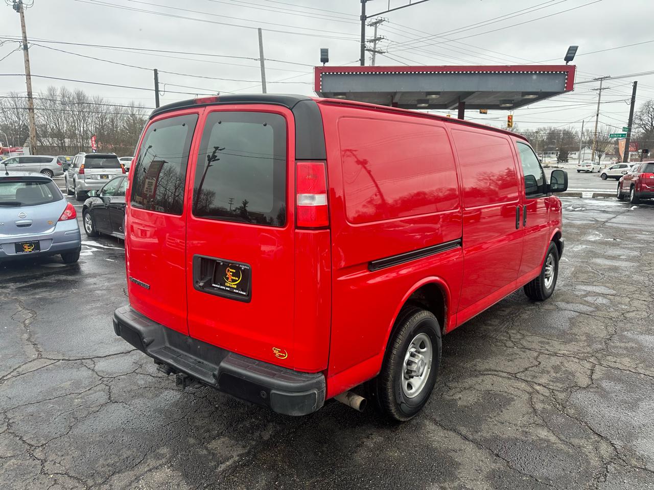 Chevrolet Express Cargo Van RWD 3500 135" 2019
